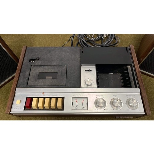 452 - SANYO TAPE DECK WITH SPEAKERS