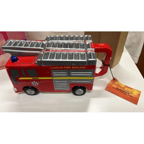 133 - FIRE ENGINES WITH TEA POT