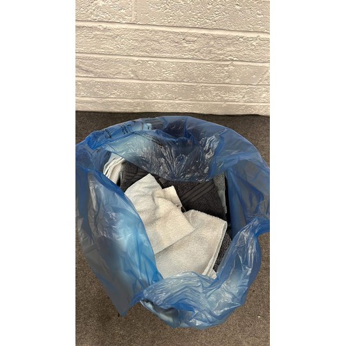 580 - BAG OF TOWELS USED