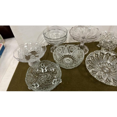 409 - CLEAR GLASS WARE FRUIT BOWLS