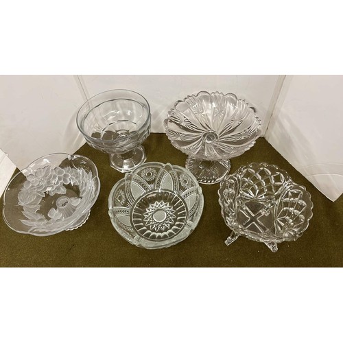 409 - CLEAR GLASS WARE FRUIT BOWLS