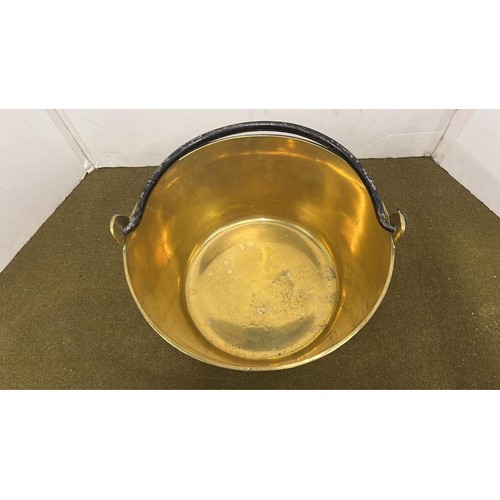 38 - VINTAGE BRASS JAM PAN