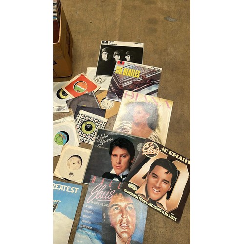 883 - MIXED ARTIST AND MUSIC LPS PLUS 45s SINGLES