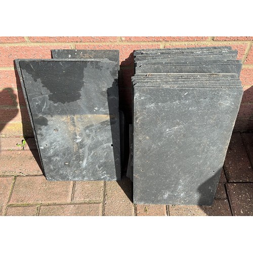 563 - SMALL QUANTITY OF ROOF SLATE