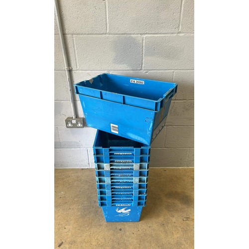 905 - 10 X BLUE PLASTIC CRATES