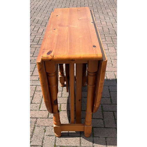 670 - PINE DROP LEAF TABLE