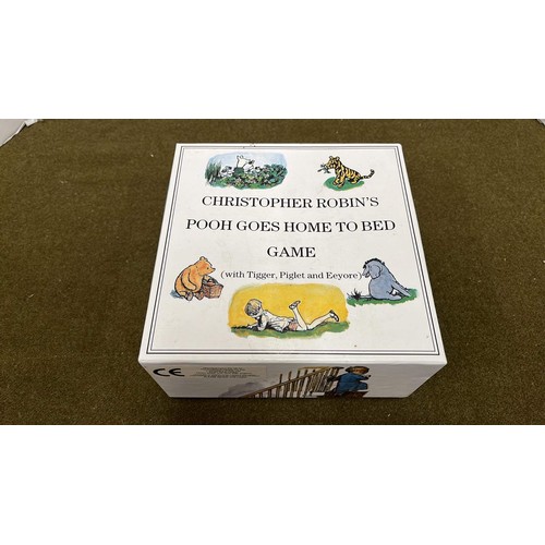 25 - CHRISTOPHER ROBINS POOH GOES TO BED BOARD GAME