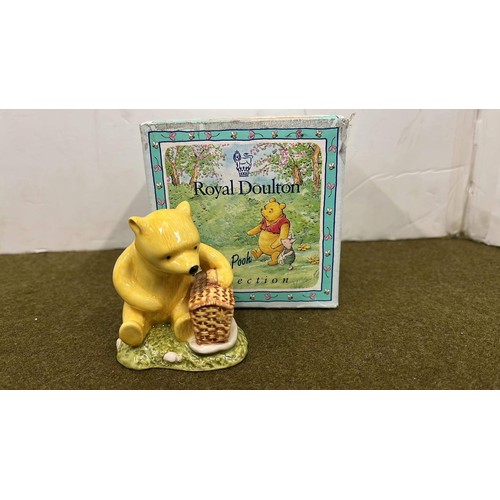 28 - ROYAL DOULTON WINNIE THE POOH AND THE FAIR SIZED BASKET WP19