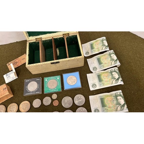 3 - COLLECTION OF CROWNS AND PAPER £1 NOTES