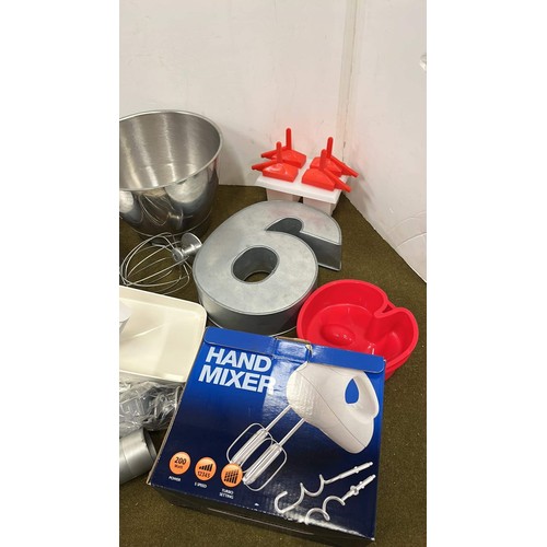 716 - COLLECTION OF MIXED COOKWARE WITH KENWOOD  PARTS