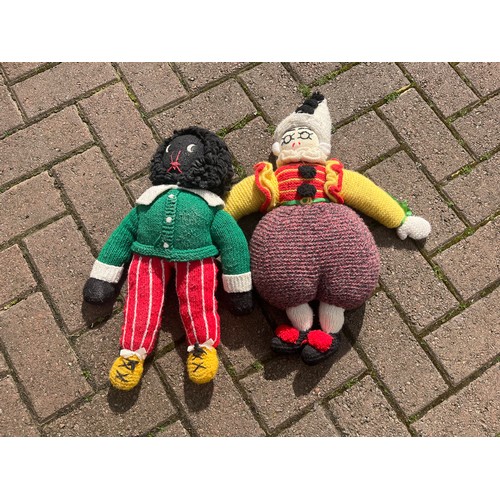 1001 - KNITTED GOLLY AND CLOWN *