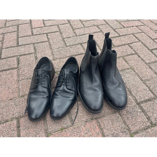 1007 - MENS BLACK SHOES AND BOOTS *