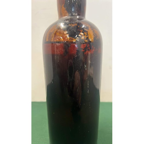 70 - BOTTLE OF 1945 VINTAGE PORT WINE BOTTLED IN 1947 BY W & J GRAHAM & CO OPORTO - NO SEAL ON BO... 