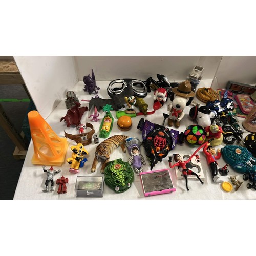 47 - SELECTION OF TOYS