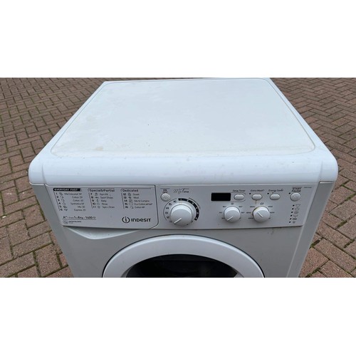 324 - INDESIT WASHING MACHINE IN WHITE USED