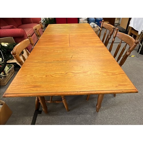 208 - EXTENDING TABLE AND CHAIRS