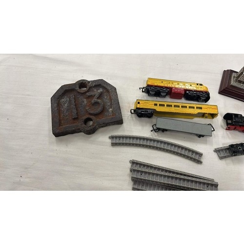 218 - LONE STAR MINI TRAIN LAY OUT WITH ROLLING STOCK PLUS METAL NUMBER