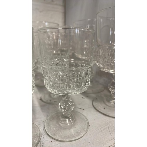 299 - Glass sets