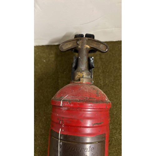 341 - VINTAGE PYRENE FIRE EXTINGUISHER WITH WALL BRACKET