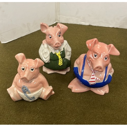 15 - FIVE WADE NAT WEST PIGS