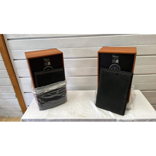 487 - PAIR OF RETRO TELEDYNE ACOUSTIC RESEARCH HIFI SPEAKERS AR25EP13882 HAVE BEEN STORED SO UNCHECKED FRO... 