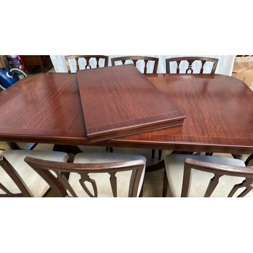 475 - MAHOGANY FINISH TABLE AND 6 X 2 CHAIRS