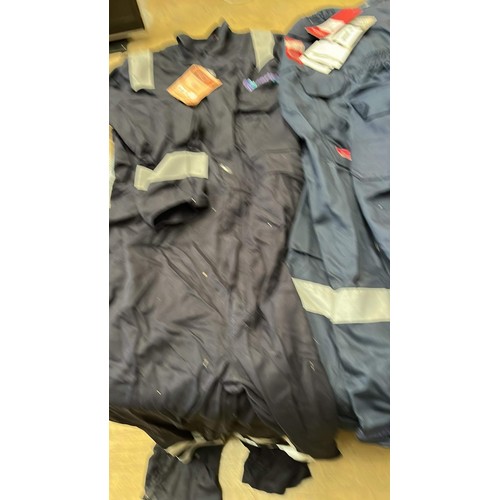 458 - QTY USED AND UNUSED SAFTY WORK CLOTHES