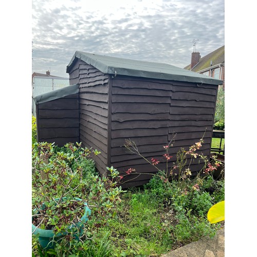 498 - LARGE STRONG TREATED WOODEN GARDEN SHED MADE IN SECTIONS WITH FLOOR FLAT PACKED READY TO MOVE SEE AL... 