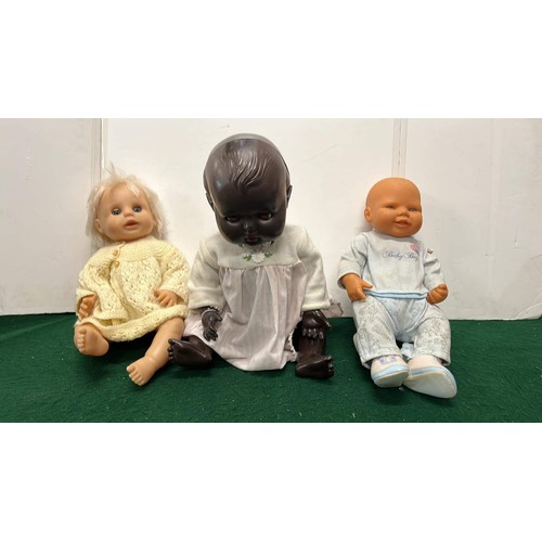 502 - BLACK AND WHITE DOLLS