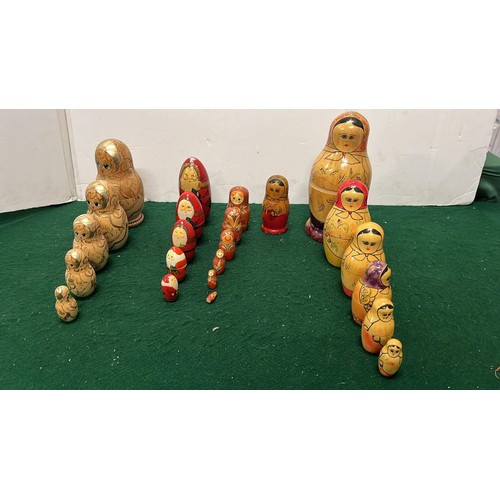 532 - RUSSIAN MATRYOSHKA / NESTING DOLLS