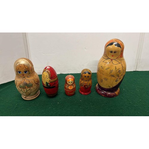 532 - RUSSIAN MATRYOSHKA / NESTING DOLLS