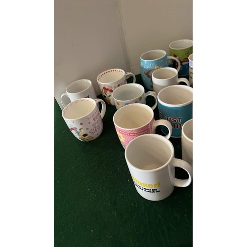 610 - MIXED MUGS