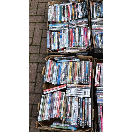 607 - LARGE QTY OF MIXED DVDS