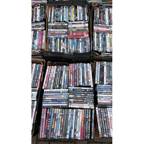 607 - LARGE QTY OF MIXED DVDS