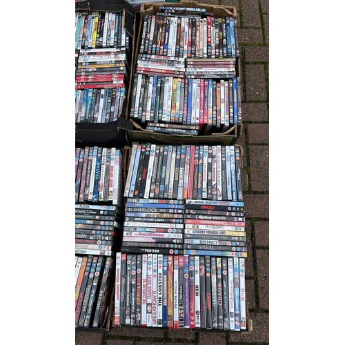 607 - LARGE QTY OF MIXED DVDS