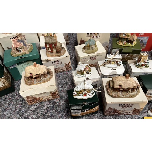 597 - COLLECTION OF LILLIPUT LANE HOUSES