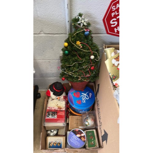 593 - LARGE QTY OF CHRISTMAS ITEMS