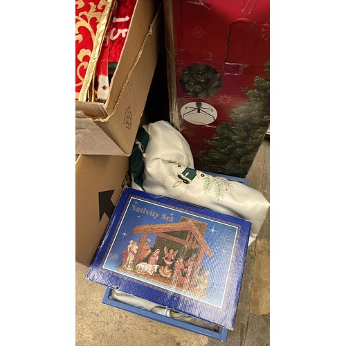 593 - LARGE QTY OF CHRISTMAS ITEMS