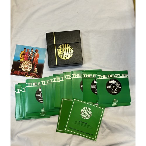 562 - BOX SET COLLECTION OF GREEN SLEEVED BEATLES  45s SINGLES - see all pictures