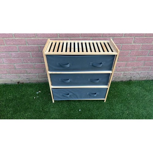 635 - STORAGE DRAWERS