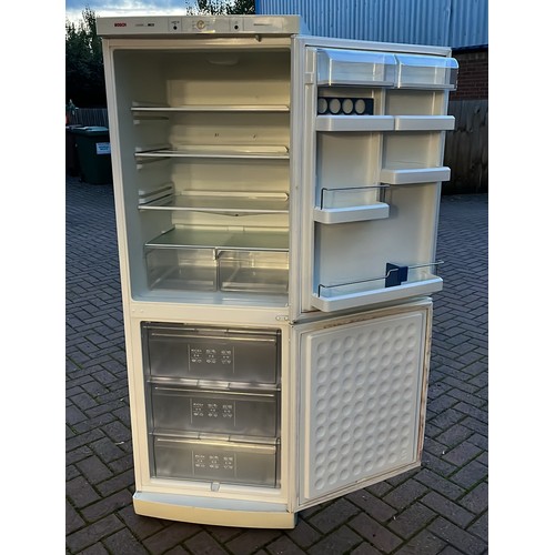 637 - BOSCH UPRIGHT FRIDGE FREEZER