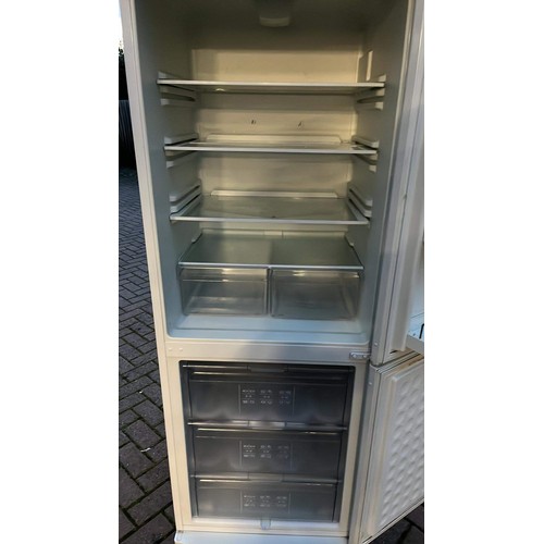 637 - BOSCH UPRIGHT FRIDGE FREEZER