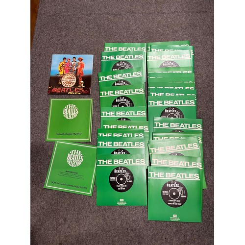 562 - BOX SET COLLECTION OF GREEN SLEEVED BEATLES  45s SINGLES - see all pictures