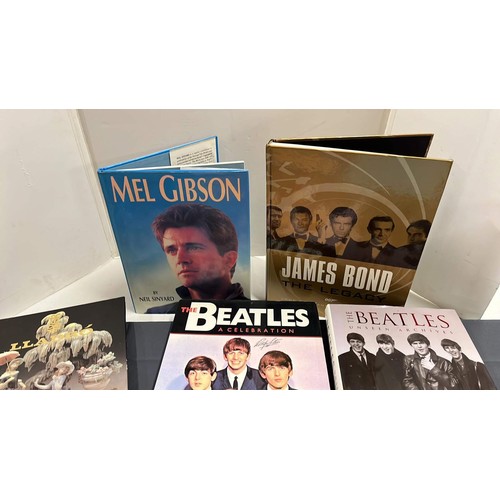 23 - BEATLES , ROLLING STONES AND MOVIE BOOKS