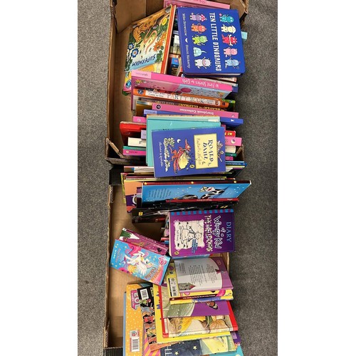 12 - QUANTITY OF CHILDREN BOOKS