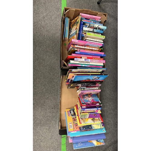 12 - QUANTITY OF CHILDREN BOOKS