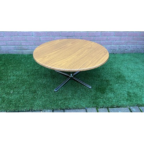 482 - Retro Round Table by formwood