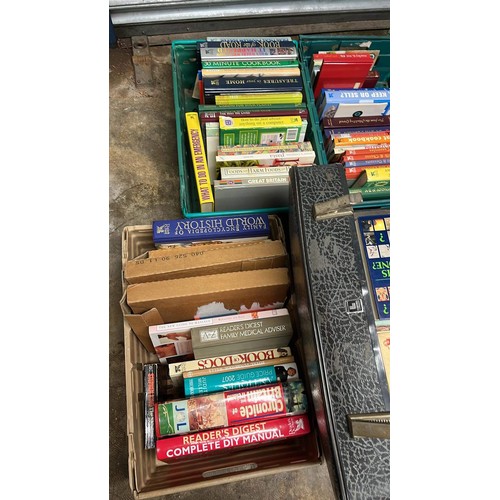 489 - Large quantity of books