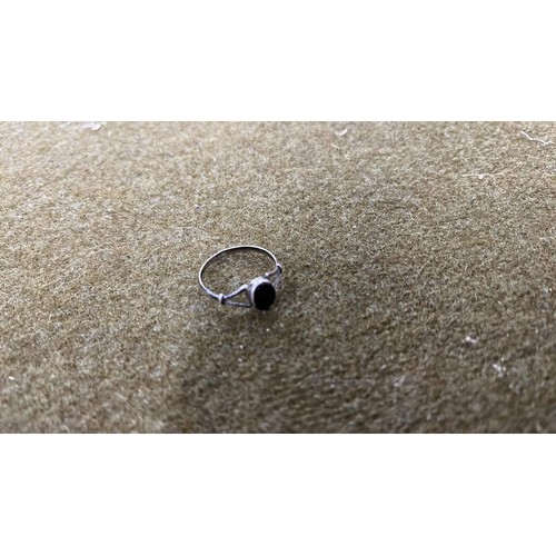 495 - Silver ring - see all pictures