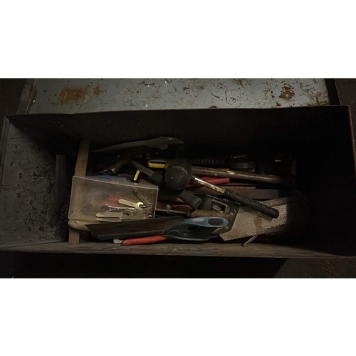 498 - Metal tool box with tools